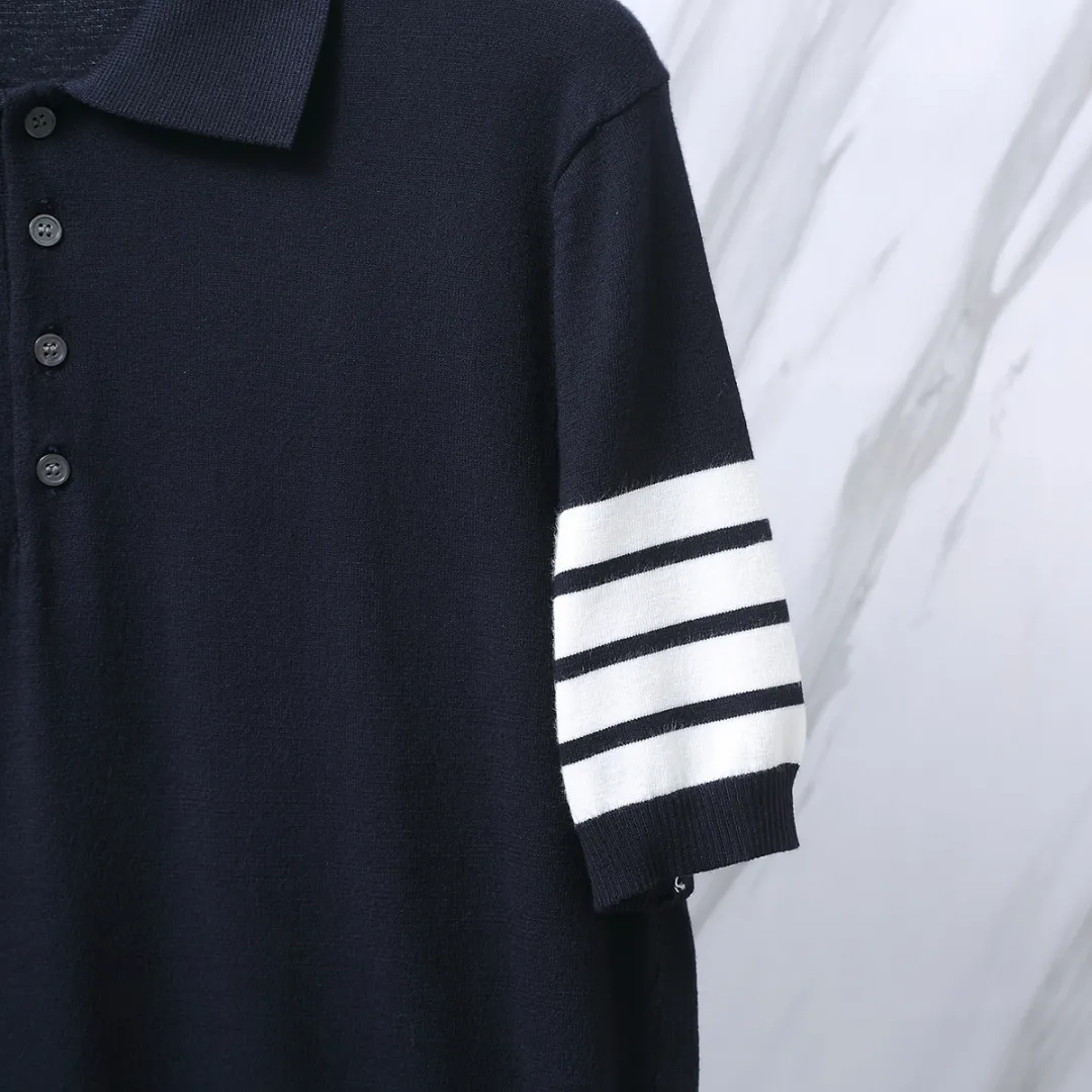 ：M 32（TB POLO ） THOM BROWNE POLO TB POLO Classic Breathable Authentic Quality + Authentic + Same Style Size：1/2/3/4 ：White/Black/Navy Blue/Light Gray